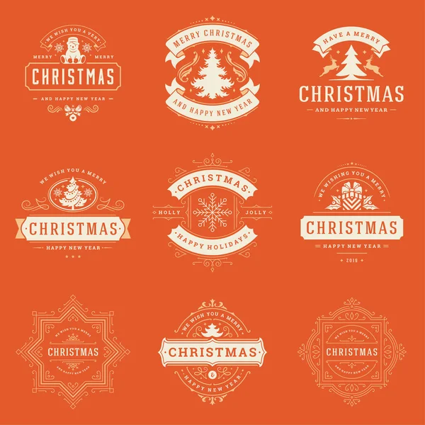 Etiquetas de Natal e emblemas conjunto de elementos de design vetorial. —  Vetores de Stock