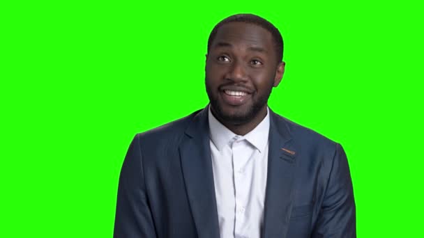 Happy zmatený afro-american podnikatel. — Stock video