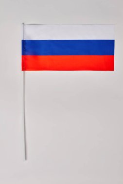 Rus bayrağı üzerinde beyaz izole.