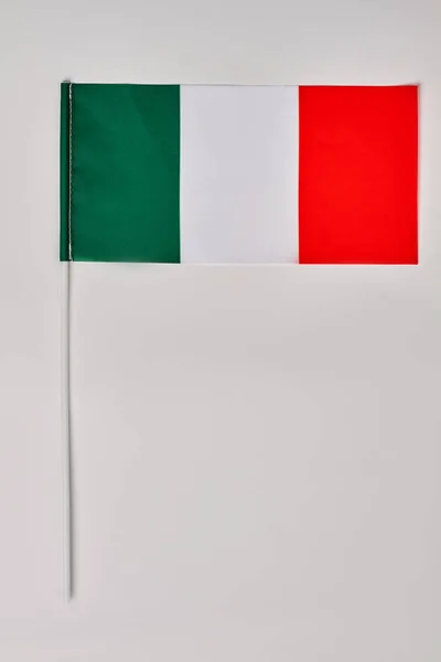 Drapeau si l'Italie sur blanc . — Photo