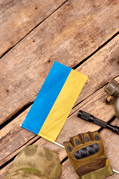 Equipamentos e elementos essenciais do soldado ucraniano . — Fotografia de Stock