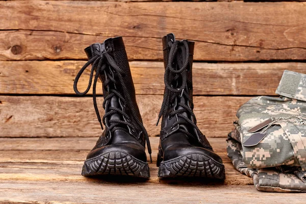 Par de botas militares . — Foto de Stock