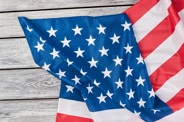 나무 배경, 평면도에 아메리카의 국기. — 스톡 사진
