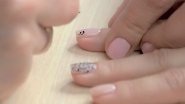 İşlem resim üzerinde çivi kadar kapatın.