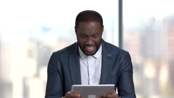 Online Oyun Oynarken Komik Koyu Renkli Adamı Afro Amerikan Adam — Stok video