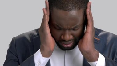 Hasta işadamı yüzü yakın çekim.