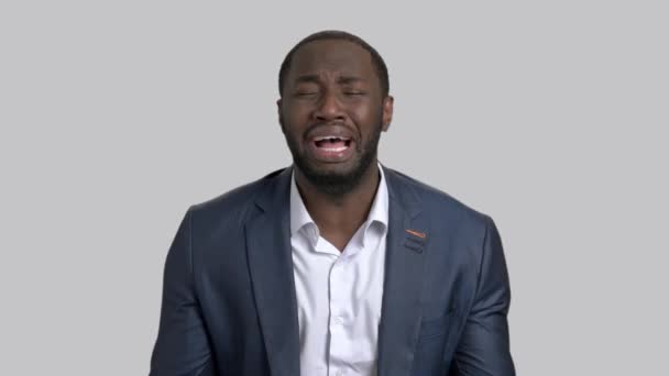 Empresário afro-americano em total desespero . — Vídeo de Stock