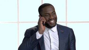 Evet Afro Amerikalı işadamı.