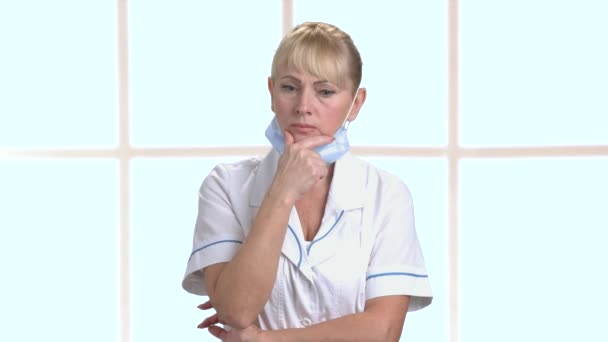 Ritratto di medico donna premurosa . — Video Stock