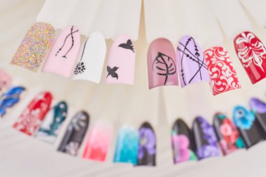 Moda sanat tasarım örnekleri çivi.