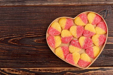 Kalp şeklinde şeker kutusunda, kopya alanı.