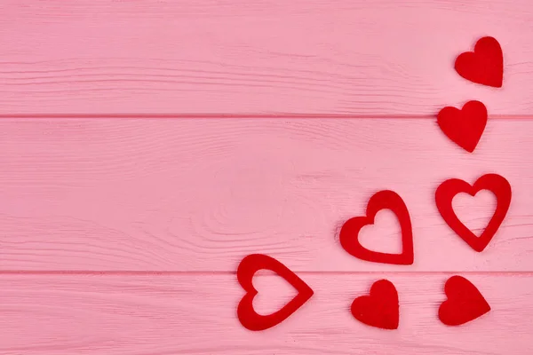 Grens uit rood papier hart. — Stockfoto