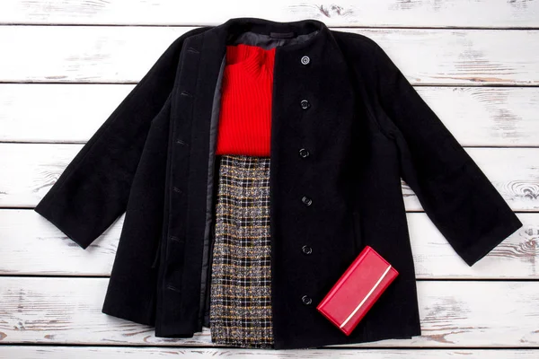 Şık kış giysileri kavram kümesi.