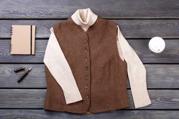 Düz yatıyordu retro yazar giyim ve aksesuarları.