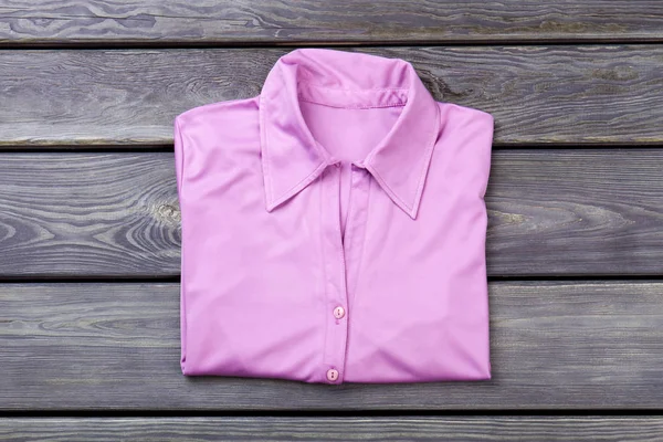 Camisa plegada de seda rosa, plana . —  Fotos de Stock