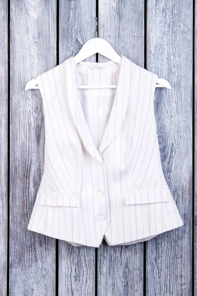 Beyaz çizgili Bayan ceket askı.