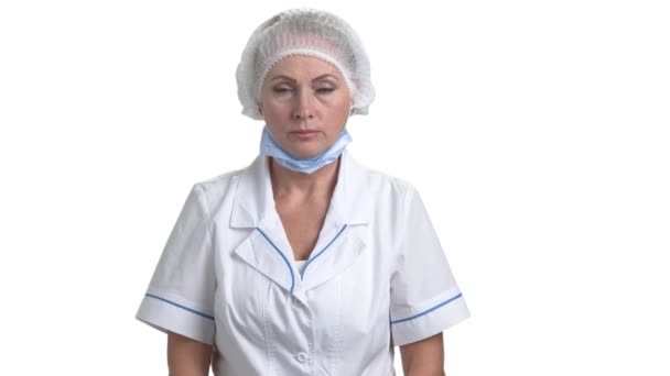 Retrato de médico feminino zangado . — Vídeo de Stock