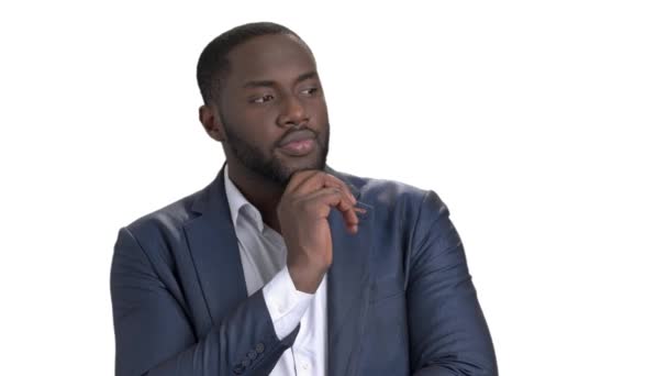 Ritratto di uomo d'affari afroamericano pensieroso . — Video Stock