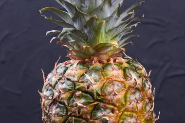 Taze yeşil ananas yakın çekim.