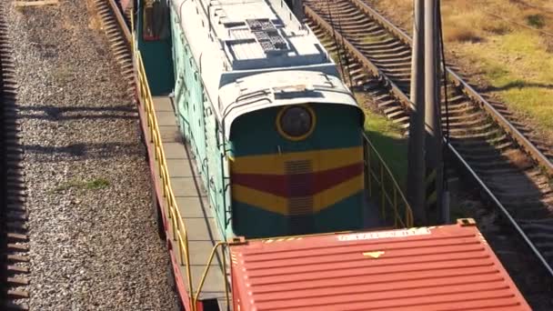 Řízení nákladní nákladní vlaky s nákladem. — Stock video