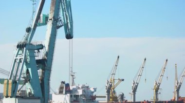 Seaport vinç lojistik ithalat ihracat.