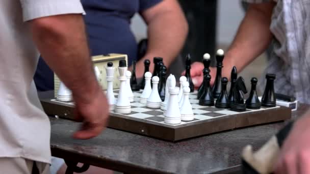 Torneo de ajedrez al aire libre . — Vídeos de Stock