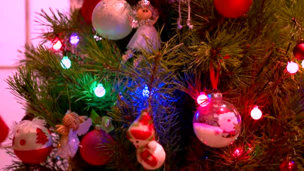 Фон рождественской елки с мерцающими огнями . — стоковое видео