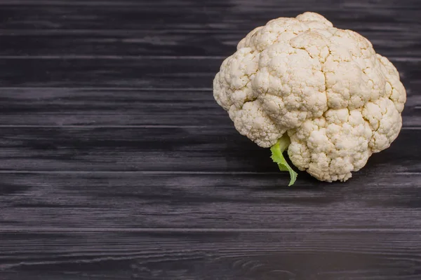 Head of fresh ripe organic cauliflower. — Stock Photo, Image