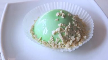 Fransız mousse nane sır ile kaplı.