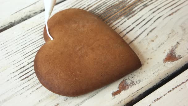 Decoración de galleta de jengibre con azúcar glaseado . — Vídeos de Stock