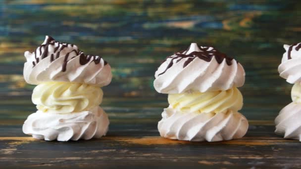 Appetizing meringue with delicate cream. — Stock Video