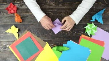 Mor Kağıt Origami şekil yapma.