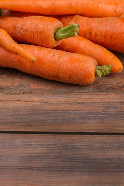 Frisch gewaschene Karotten zum Kochen bereit. — Stockfoto