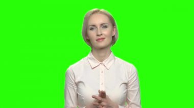 Kuşkuyla arayan Olgun kadın portresi.