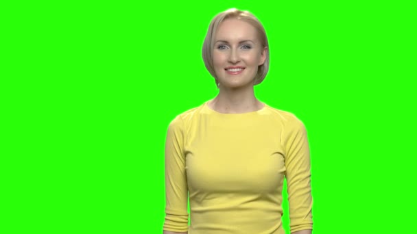 Portrait of adorable caucasian woman shows thumb up. — Stock Video
