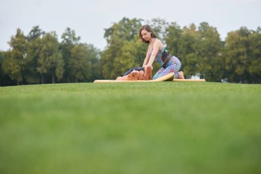 Yoga egzersiz'ın bahçesinde.