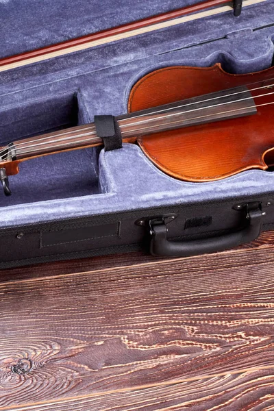 Retro violin in case and copy space. — Stock Photo, Image