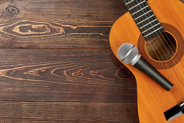 Acoustic Guitar Microphone Wooden Background Classical Guitar Microphone Brown Wooden — Stock Photo, Image
