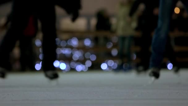 Peoples skating feet. — Stock Video