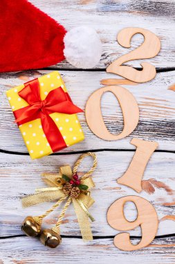 Yeni yıl ve Noel 2019 ahşap arka plan.