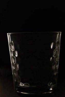 Boş bardak fincan siyah.