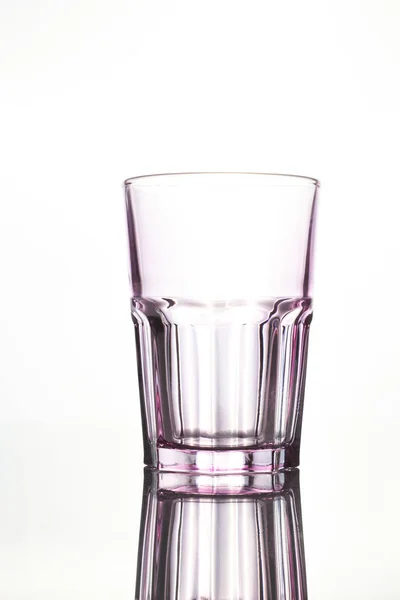 Elszigetelt fehér üveg pohár. — Stock Fotó
