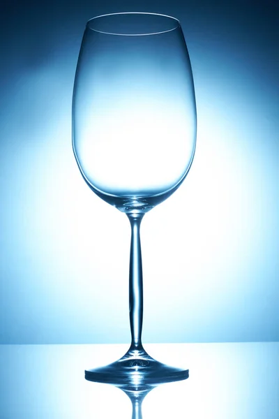 Boş şarap cam izole. — Stok fotoğraf