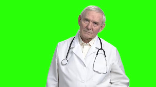 Vážnou vážná seriózní doktor. — Stock video