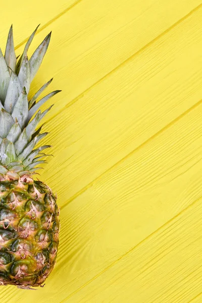 Ripe pineapple and text space. — Stock Photo, Image