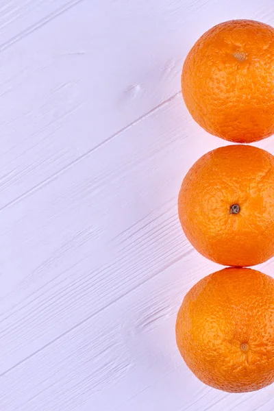 Estúdio tiro de frutas de laranja maduras . — Fotografia de Stock