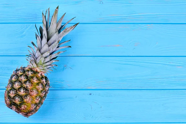 Ripe delicious pineapple and copy space. — Stock Photo, Image