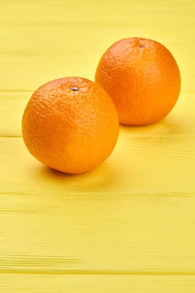 Friss narancs és másol hely. — Stock Fotó