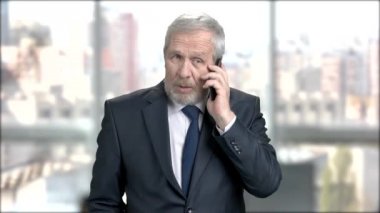 Sakallı işadamı Evet.