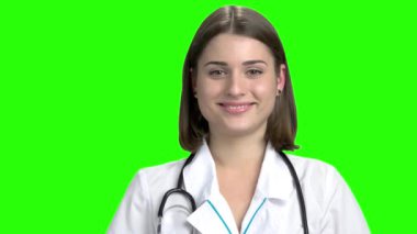 Genç beyaz kadın doktor portre yakın çekim.